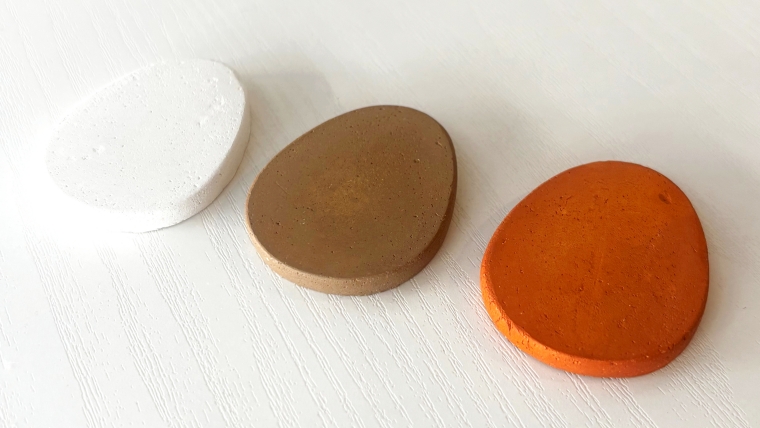 「染められる」という性質｜TAMAGO STONEが色を受け取るまで